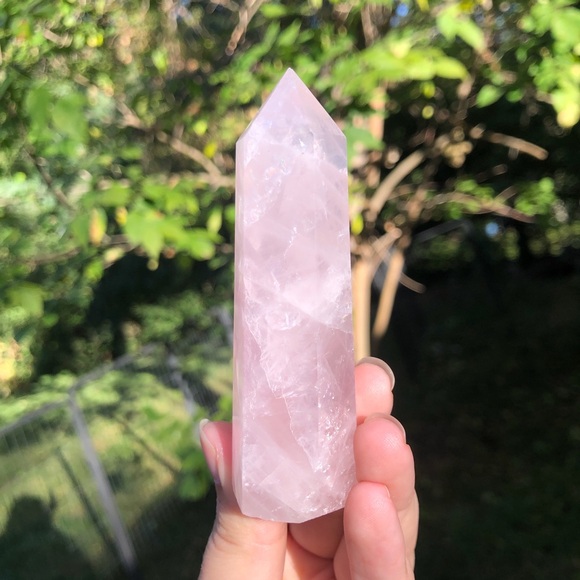 Rose quartz crystal tower point - Picture 6 of 6